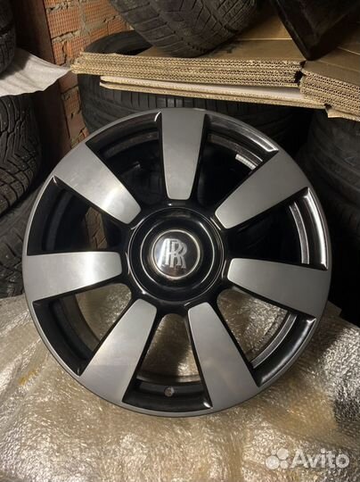 Rolls-Royce Cullinan Новые 22 диски оригинал