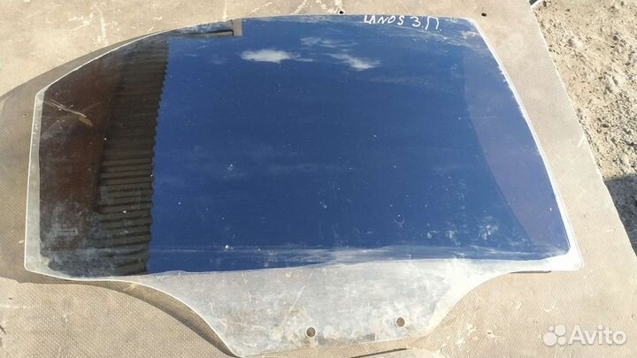 Заднее боковое стекло Шевроле Ланос