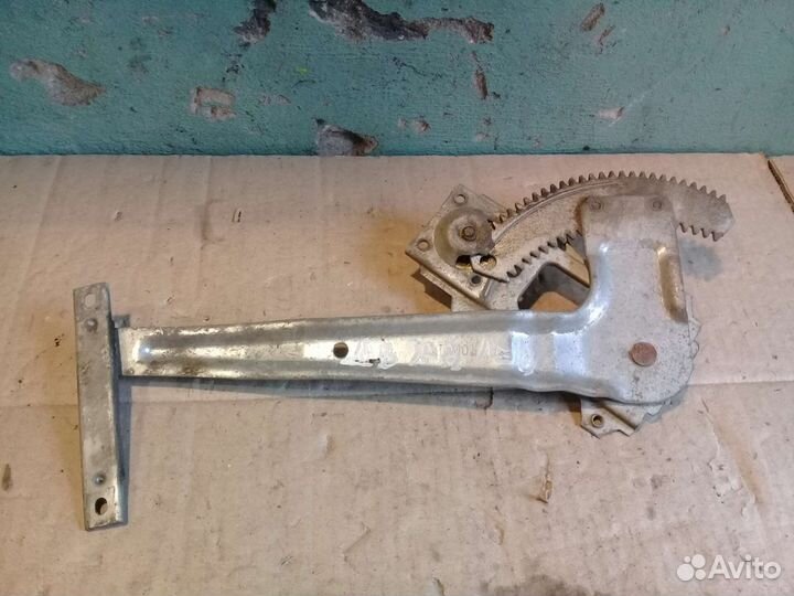 Задний левый мех. Стеклоподъемник Nissan AD Y10