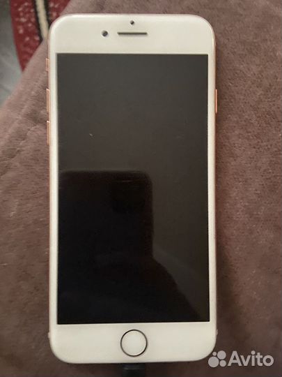 Телефон iPhone 8