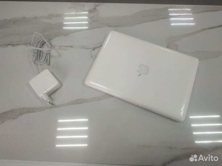 Ноутбук MacBook Air 13 2010