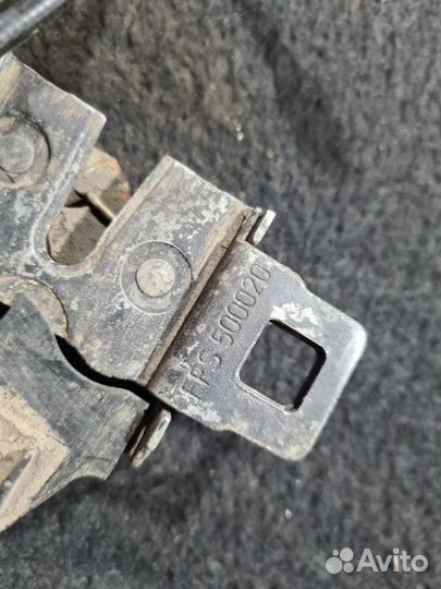 Замок капота Land Rover Discovery 2008