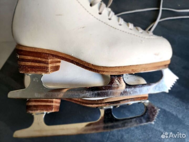 Профессиональные коньки Jackson