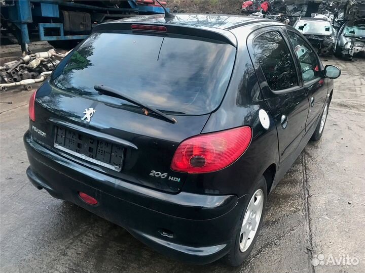 Разбор на запчасти Peugeot 206