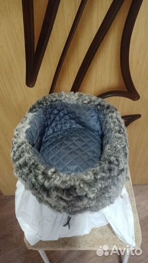 Каракулевая шапка