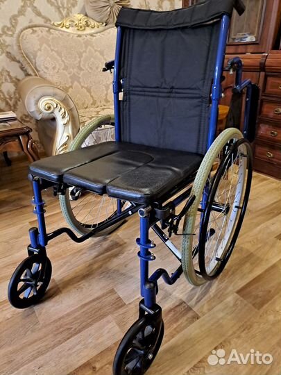 Кресло-коляска инвалидное с санитарным оснащением
