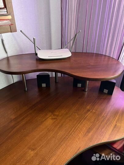 Письменный компьютерный стол