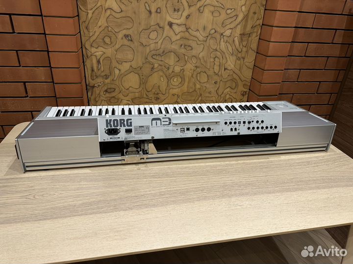 Клавишная рабочая станция Korg M3-73