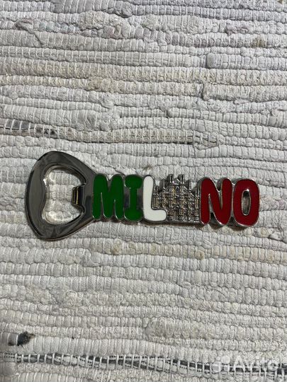 Магнит-открывалка Milano