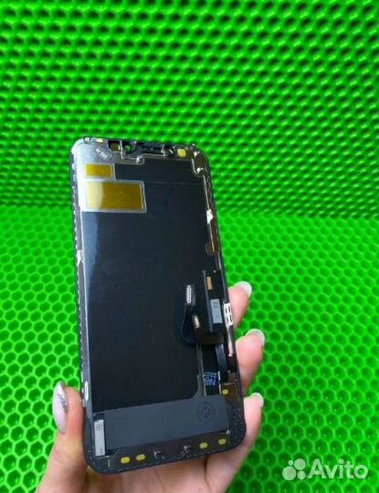 Дисплей на iPhone 12 pro max