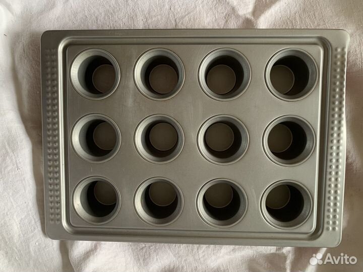 Форма для выпечки IKEA металлическая на 12 ячеек