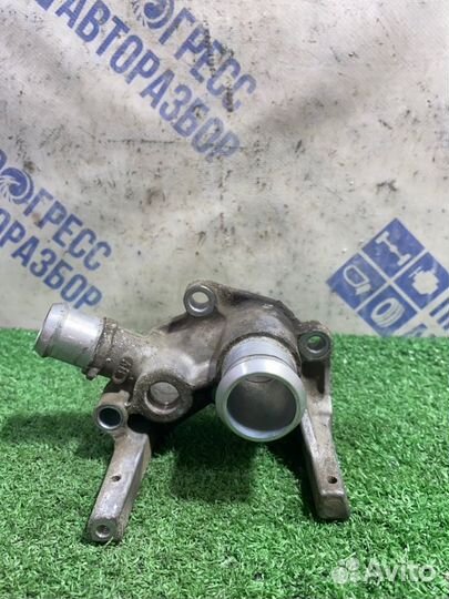 Фланец системы охлаждения Volvo S40 седан 1.6