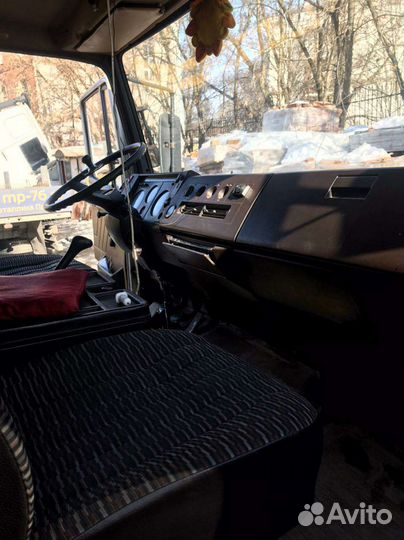 Mercedes-Benz 814, 1990