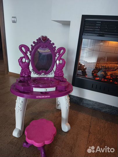 Детский туалетный столик для девочки