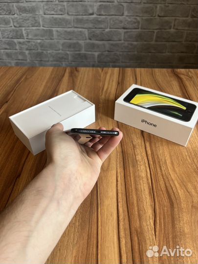 iPhone SE (2020), 64 ГБ