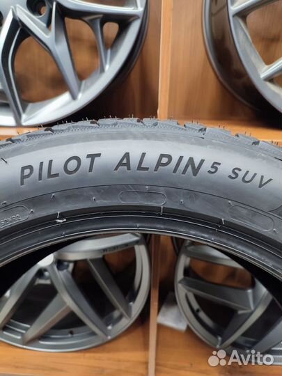 Michelin Pilot Alpin 5 SUV 285/45 R22 114V