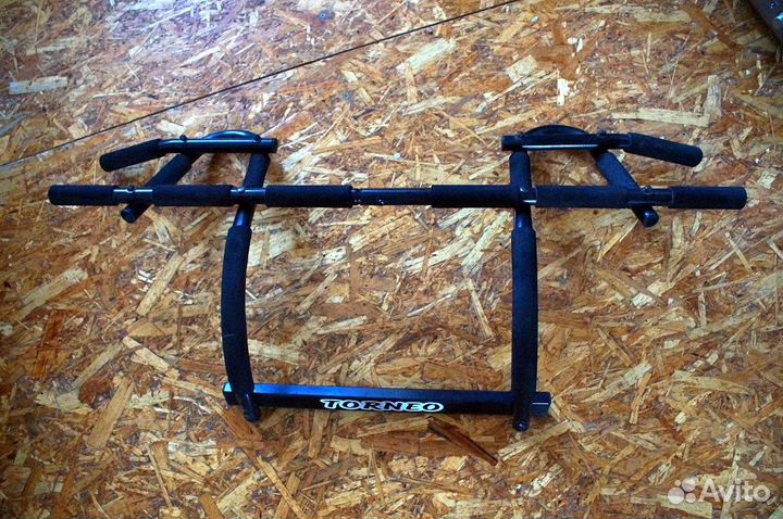 Турник дверной накладной Torneo