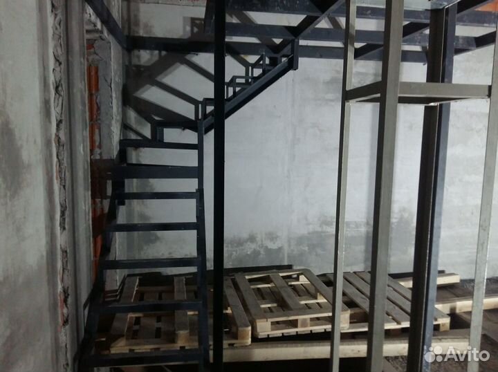 Антресольный этаж второй ярус