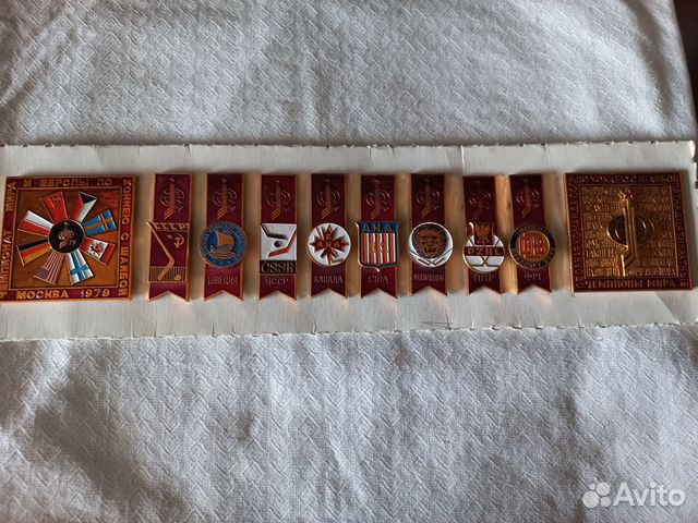 Значки Чемпионат Мира и Европы по хоккею с шайбой