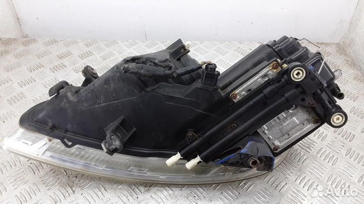 Фара правая Volkswagen Phaeton