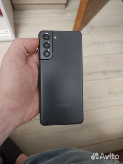 Samsung Galaxy S21, 8/256 ГБ