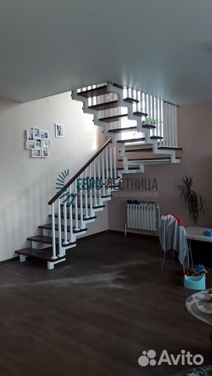 Лестница на металлокаркасе