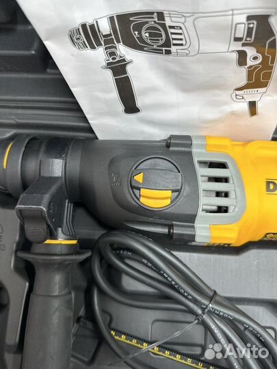 Перфоратор dewalt(900w) 3,2j)