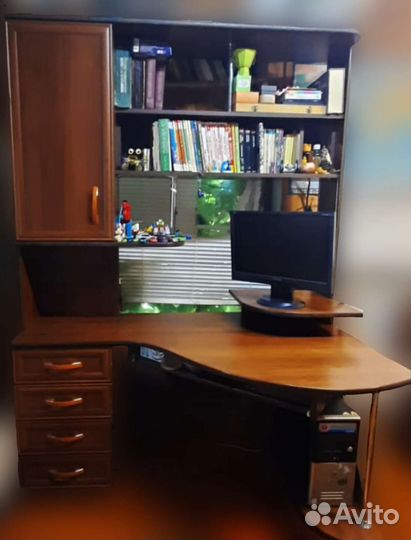 Компьютерный стол