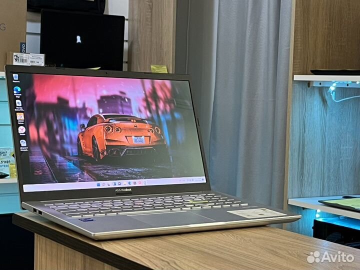 Крутой ноутбук с Oled экраном. Asus Vivobook