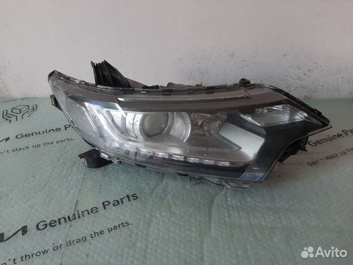 Фара правая Mitsubishi Outlander 3 Оригинал
