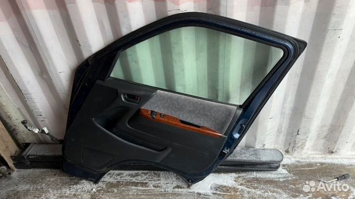 Дверь боковая передняя правая Toyota Hiace TRH219