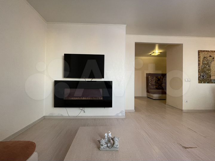 2-к. квартира, 60 м², 1/3 эт.