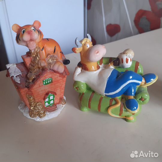 Фигурки и статуэтки