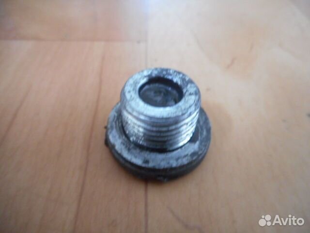 Пробка кпп сливная Toyota Corolla (91-02 года) AE1