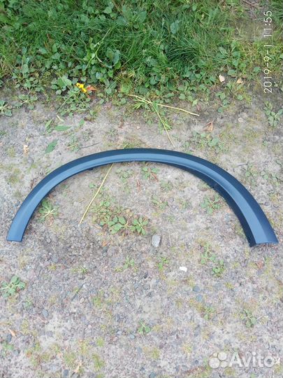 Накладка колёсной арки передняя левая Volvo XC90
