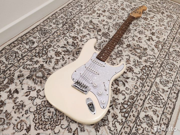 Fender squier bullet white +бридж рельса
