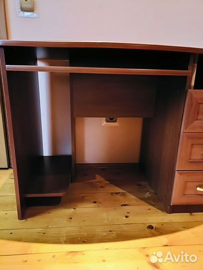 Стол компьютерный