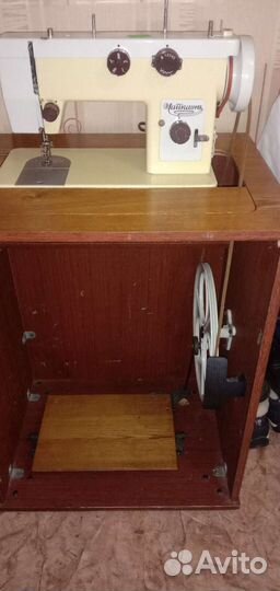 Швейная машинка 143