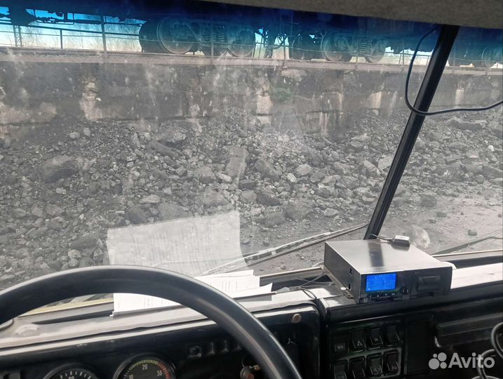 Уголь в мешках и дрова