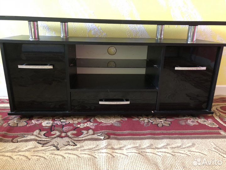 Тумба под телевизор
