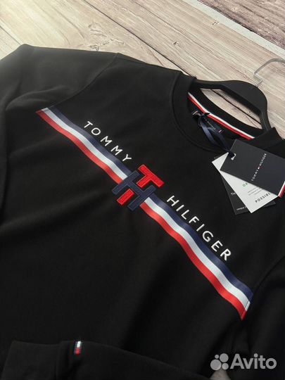 Свитшот Tommy Hilfiger новый