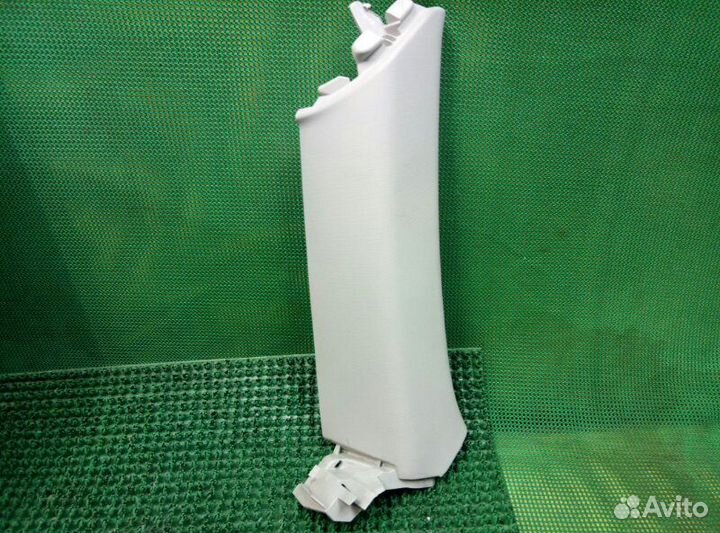 Накладка стойки задняя левая Audi Q3 Quattro 8UB