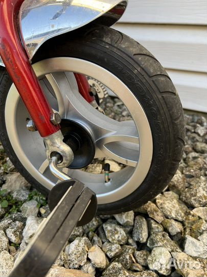 Трехколесный велосипед