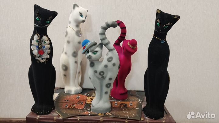 Большие статуэтки - копилки 