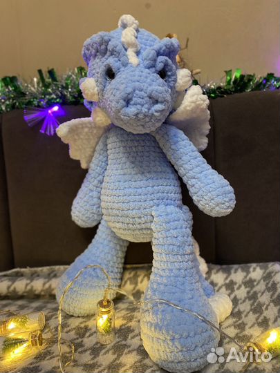 Дракон символ года вязаный ручной работы