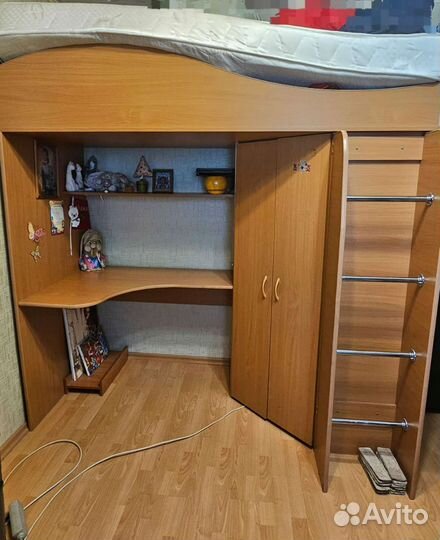 Школьный уголок с кроватью