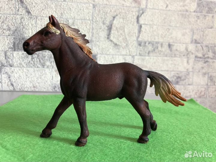 10 коллекционных Лошадей шляйх schleich
