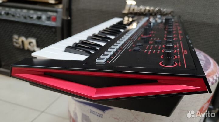Синтезатор-вокодер Roland JD-XI
