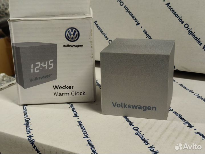 Часы будильник настольные Volkswagen
