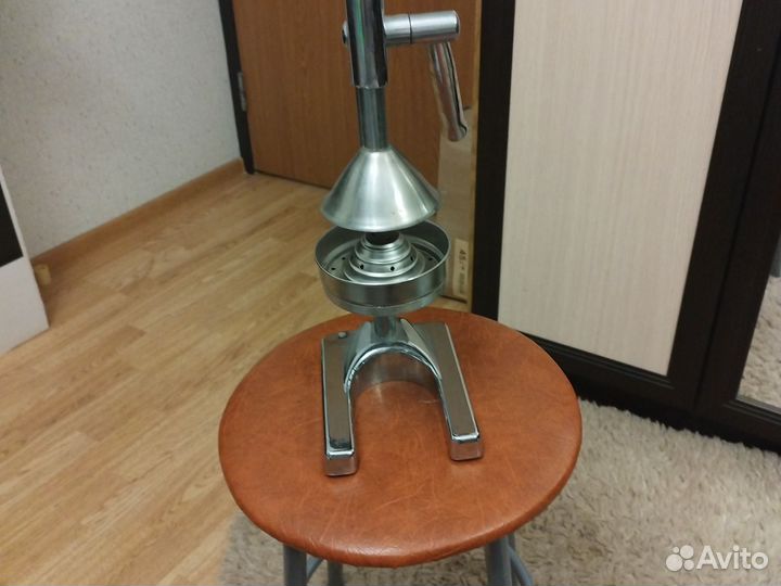 Пресс, соковыжималка механическая для цитрусовых